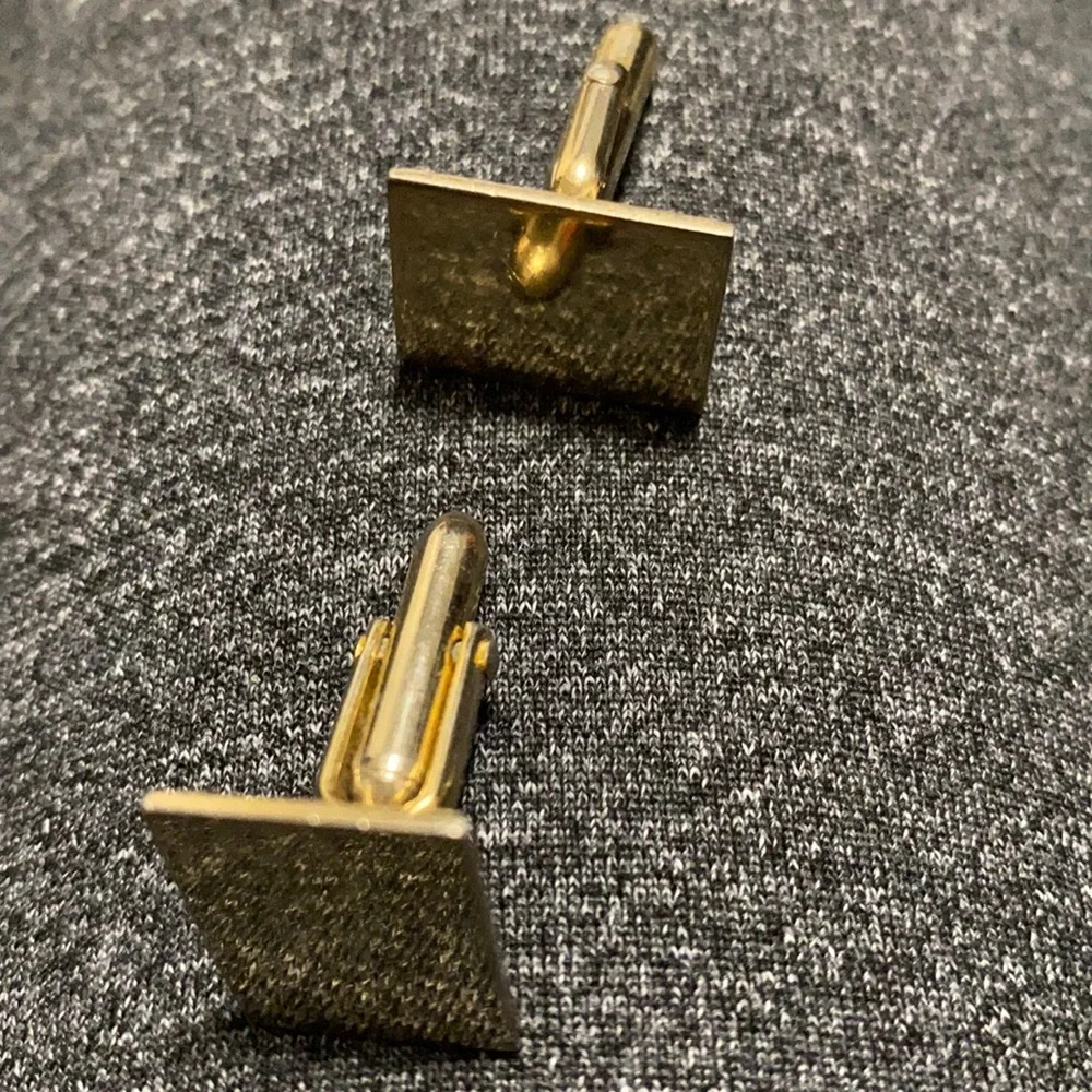 RJ29 Men’s cuff links gold tone Vintage